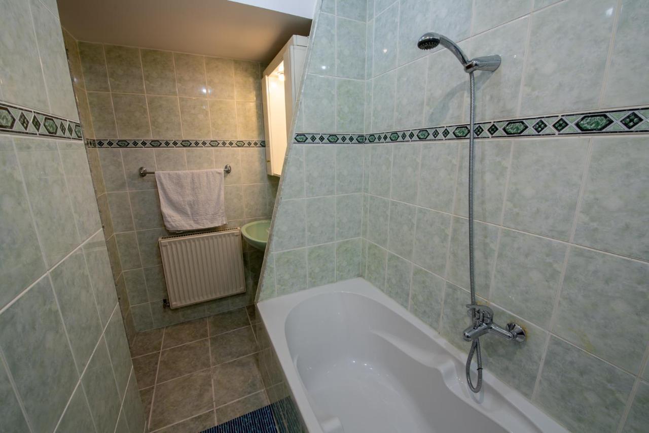 Monik Apartament Sinaia Esterno foto