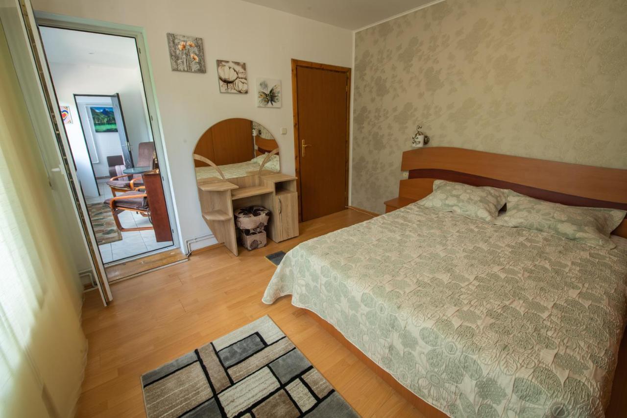 Monik Apartament Sinaia Esterno foto